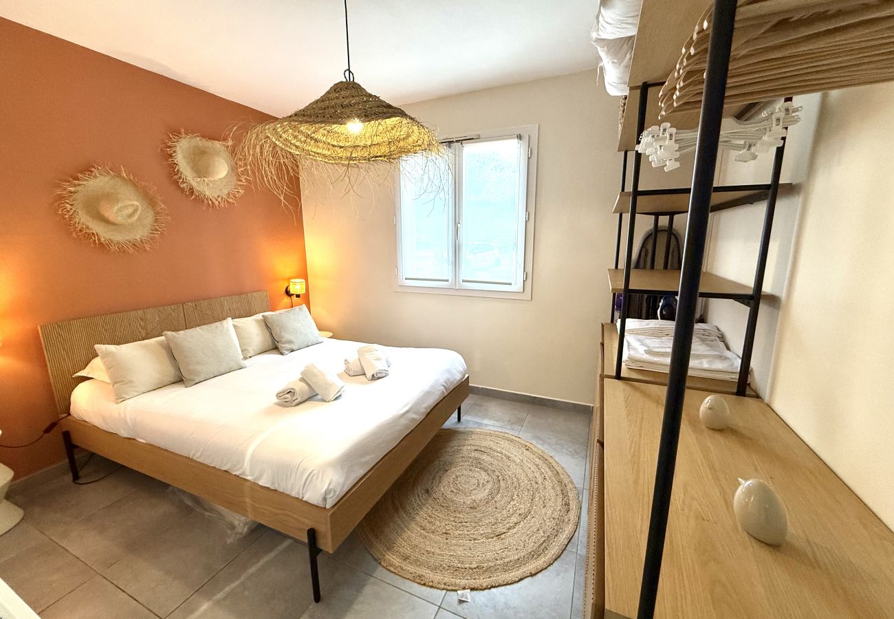 Apartment in Lecci - T2 2/4 Personnes n°81