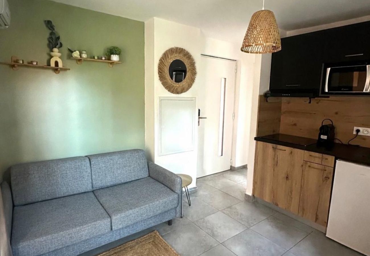 Apartment in Lecci - T2 2/4 Personnes N°95