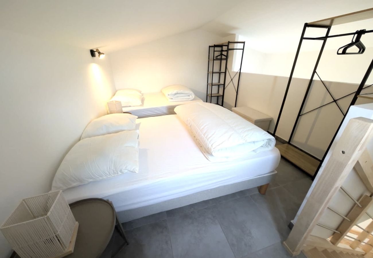 Apartment in Lecci - T3 Duplex 6 personnes N°25