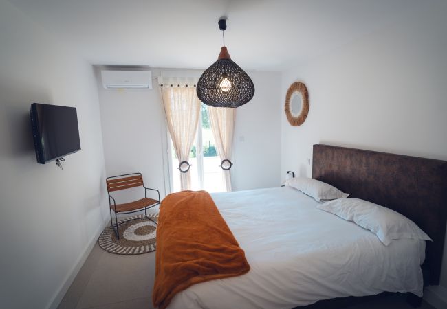 Villa a Lecci -  VILLA ISULA BELLA 8 personnes Villa a Lecci -  VILLA ISULA BELLA 8 personnes