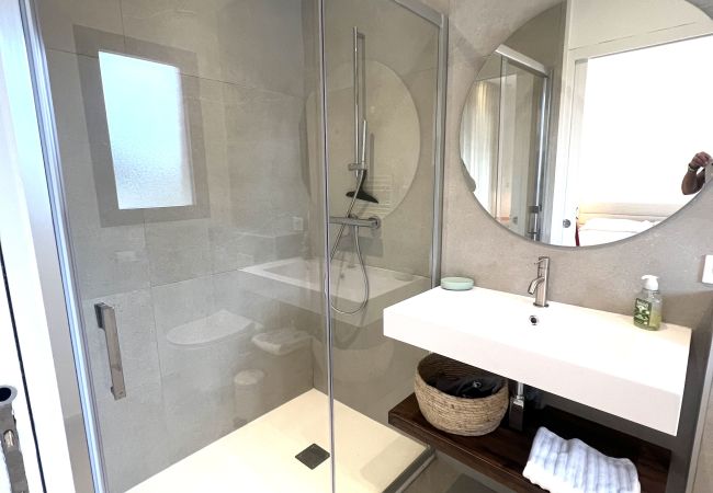 Villa a Lecci -  Villa PINETA 4 Personnes Villa a Lecci -  Villa PINETA 4 Personnes