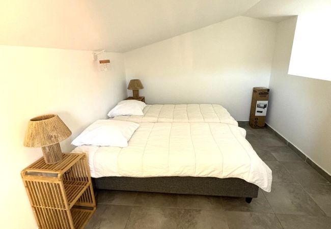 Appartamento a Lecci - T3 Duplex 6 personnes N°11 Appartamento a Lecci - T3 Duplex 6 personnes N°11