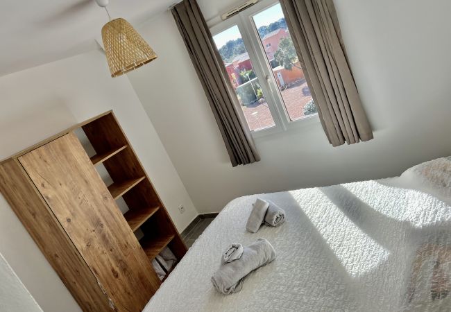 Appartement à Lecci - T2 2/4 Personnes n°93 Appartement à Lecci - T2 2/4 Personnes n°93